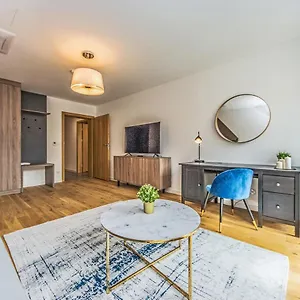  Apartment Bh Properties, Teatr Wybrzeze Srodmiescie